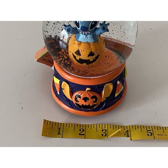 Disney Stitch Halloween Pumpkin Jack O Lantern Musical 100 mm Snow Water Globe - Picture 10 of 10